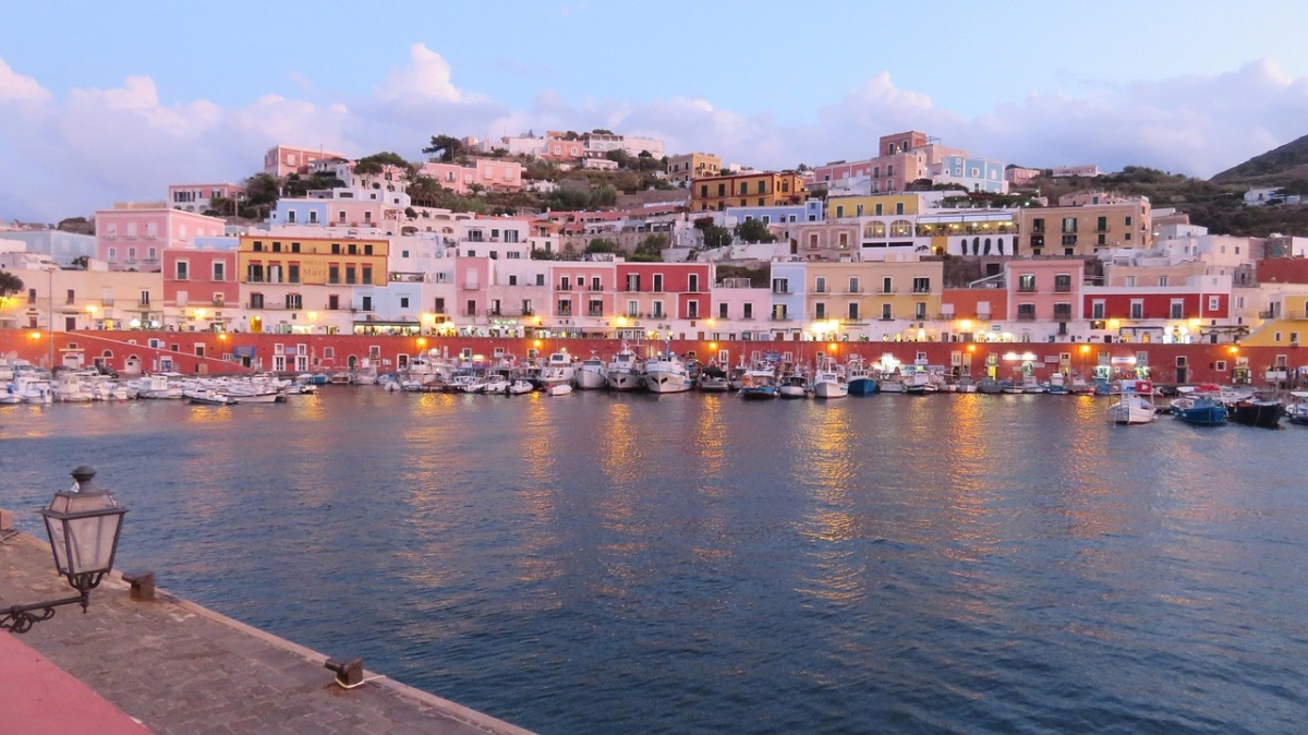 RIVIERA d’ULISSE e ISOLA di PONZA: