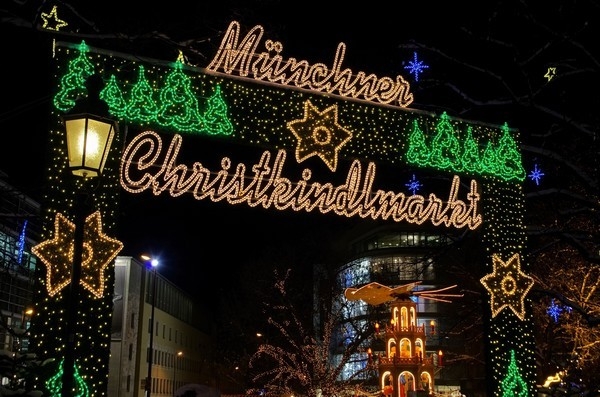 MERCATINI DI NATALE MONACO di BAVIERA: il Natale diventa magia Tour in bus
